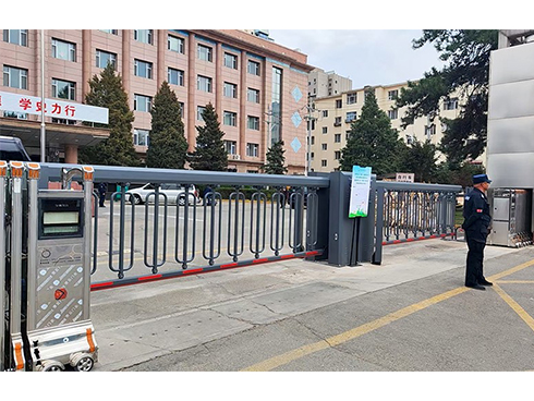 呼和浩特市供電局 空降門、車輛識(shí)別安裝完畢